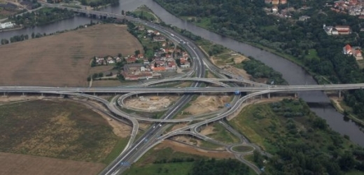 Součástí nové části okruhu je i největší mimoúrovňová křižovatka v ČR.